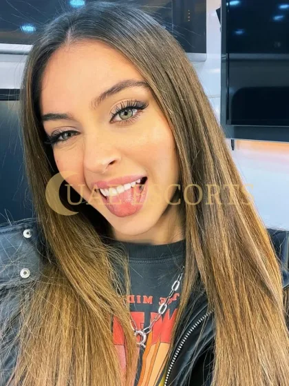 Messiana photo 4 in Koblenz: 22 years old, arab, slim, brown hair, 169 cm, 53 kg, Medium bust