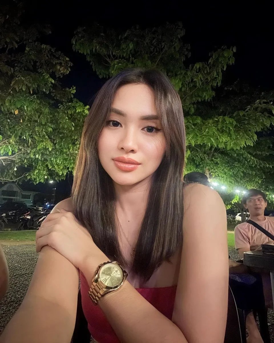 Charlene photo 3 in Sharjah: 27 years old, asian, slim, black hair, 166 cm, 51 kg, C bust