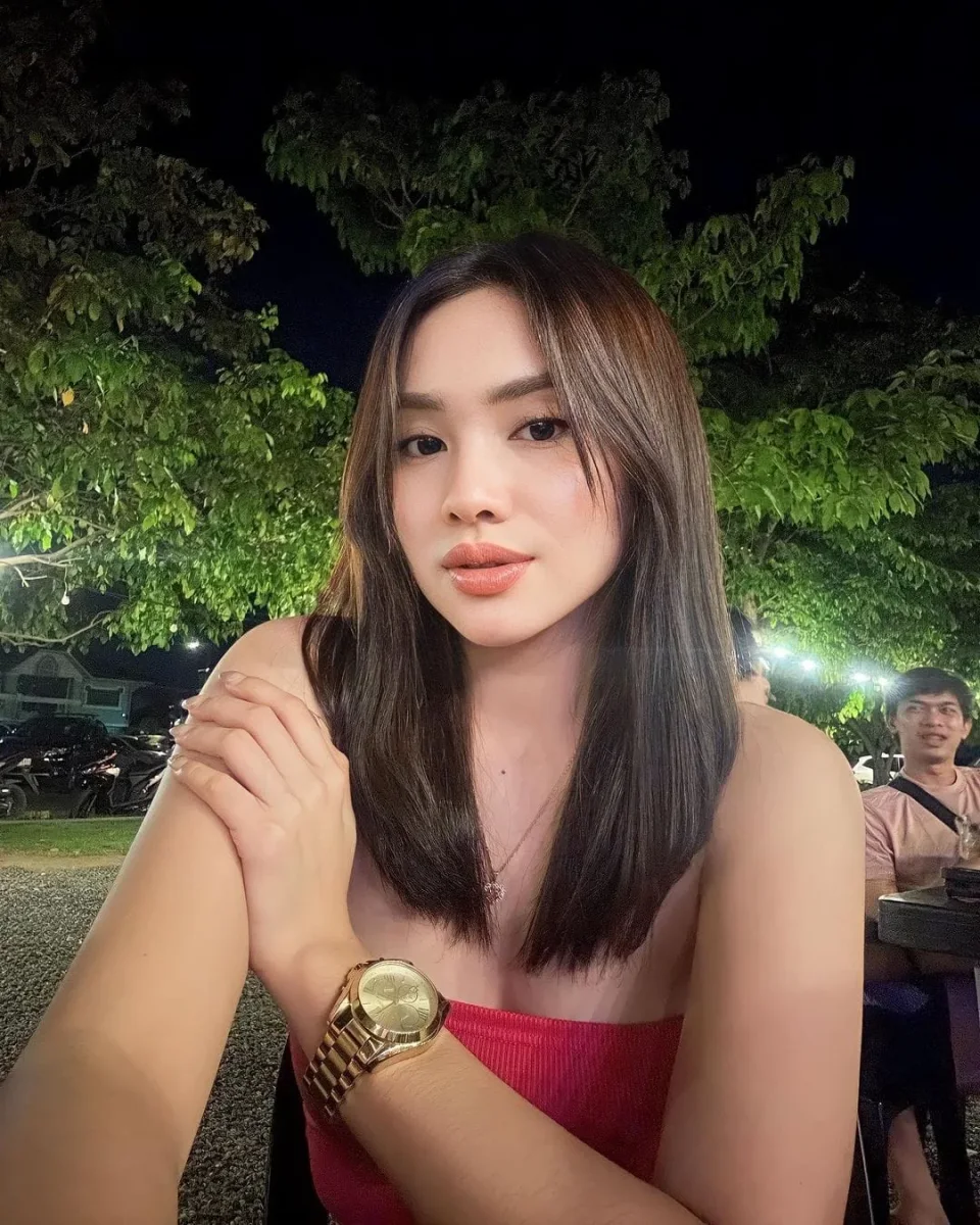 Charlene photo 5 in Sharjah: 27 years old, asian, slim, black hair, 166 cm, 51 kg, C bust