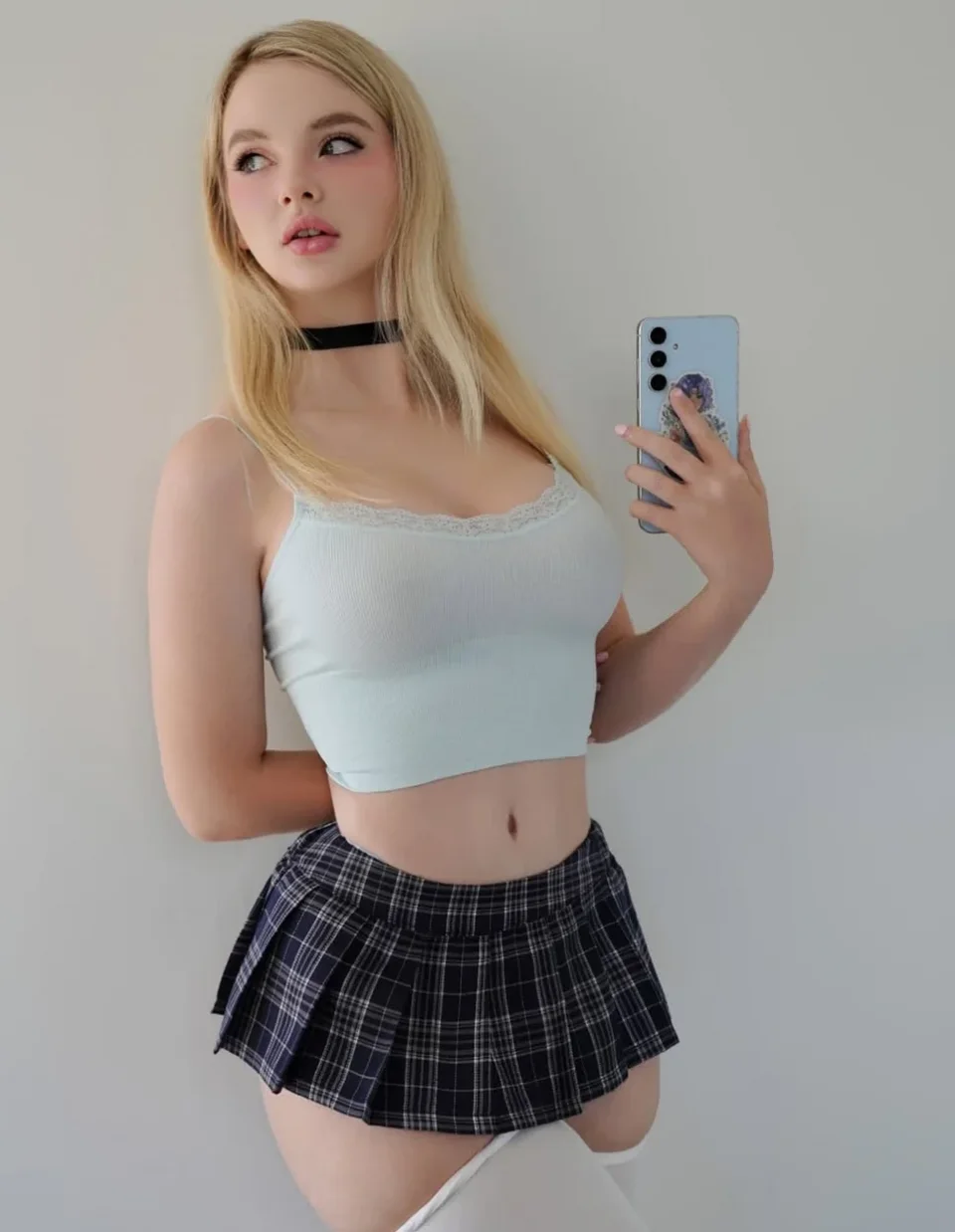 Estell photo 2 in Al Ain: 27 years old, arab, regular, blonde hair, 165 cm, 57 kg, C bust