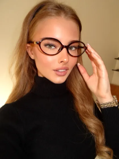 Zelma photo 1 in Sharjah: 21 years old, european, slim, blonde hair, 168 cm, 53 kg, B bust