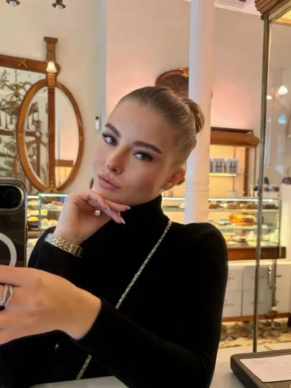 Zelma photo 3 in Sharjah: 21 years old, european, slim, blonde hair, 168 cm, 53 kg, B bust