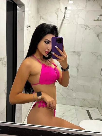 Andreane photo 2 in Al Ain: 22 years old, arab, slim, black hair, 165 cm, 52 kg, B bust