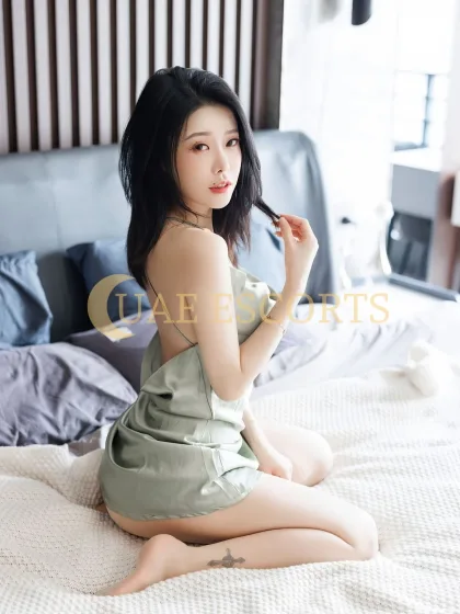 Patty photo 2 in Canterbury: 25 years old, skinny, black hair, 162 cm, 54 kg, Medium bust