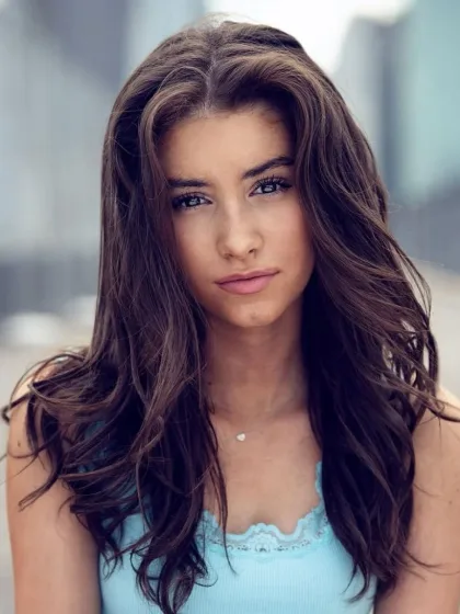 Lacey photo 4 in Dubai: 21 years old, european, slim, brown hair, 168 cm, 51 kg, B bust