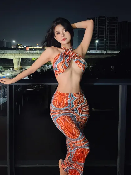 Alice photo 1 in Sharjah: 25 years old, slim, black hair, 165 cm, 53 kg, C bust