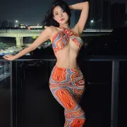 Alice photo 1 in Sharjah: 25 years old, slim, black hair, 165 cm, 53 kg, C bust