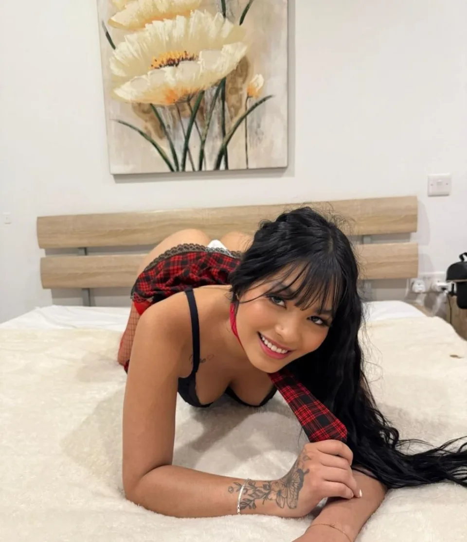 Madge photo 3 in Dubai: 23 years old, arab, regular, black hair, 165 cm, 56 kg, B bust