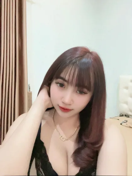 Brooke photo 1 in Al Ain: 22 years old, slim, black hair, 168 cm, 49 kg, C bust