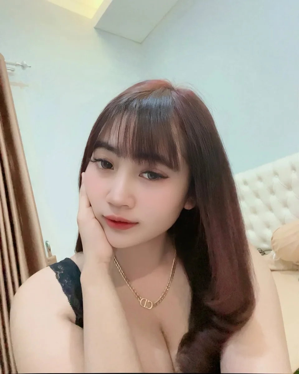 Brooke photo 2 in Al Ain: 22 years old, slim, black hair, 168 cm, 49 kg, C bust