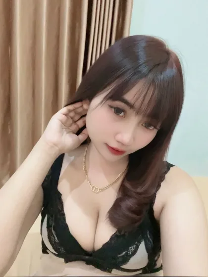 Brooke photo 3 in Al Ain: 22 years old, slim, black hair, 168 cm, 49 kg, C bust