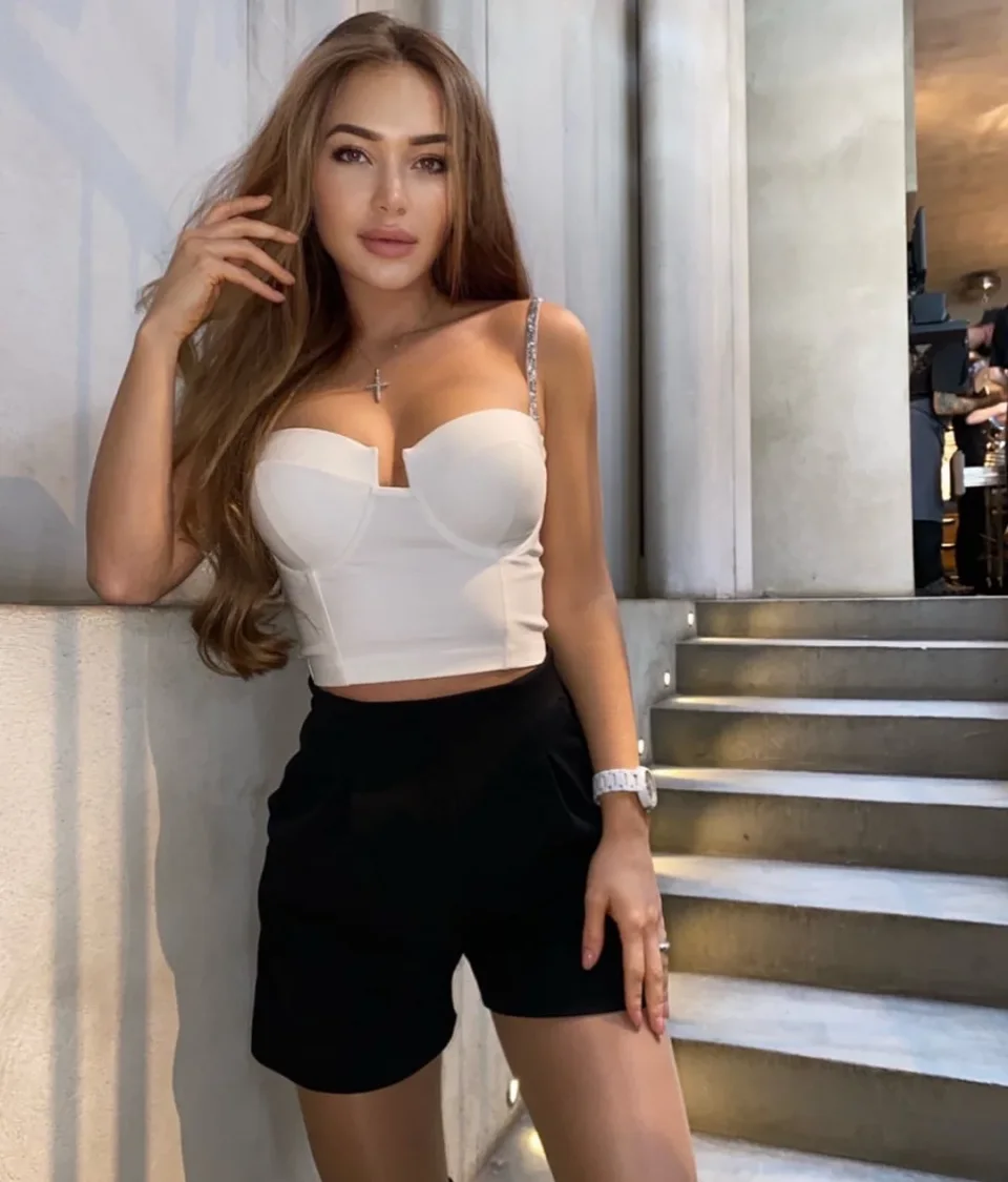 Iva photo 4 in Dubai: 26 years old, slim, brown hair, 170 cm, 54 kg, B bust