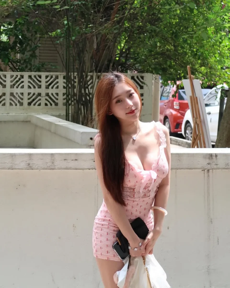 Anais photo 6 in Ajman: 24 years old, asian, slim, black hair, 160 cm, 49 kg, C bust