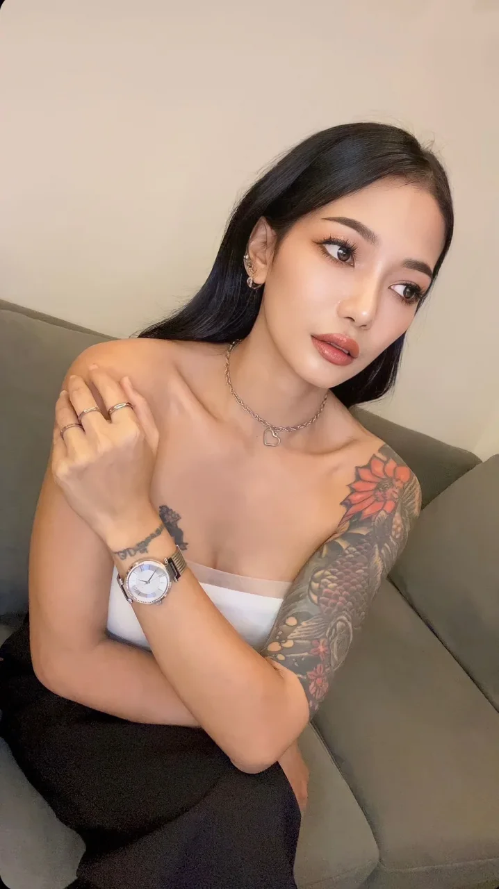 Camila photo 3 in Dubai: 25 years old, asian, slim, black hair, 158 cm, 45 kg, C bust