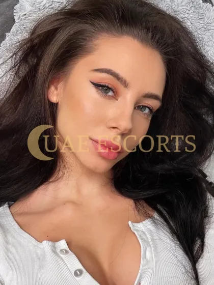 Rosita photo 5 in Utrecht: 21 years old, european, slim, brown hair, 169 cm, 53 kg, Medium bust