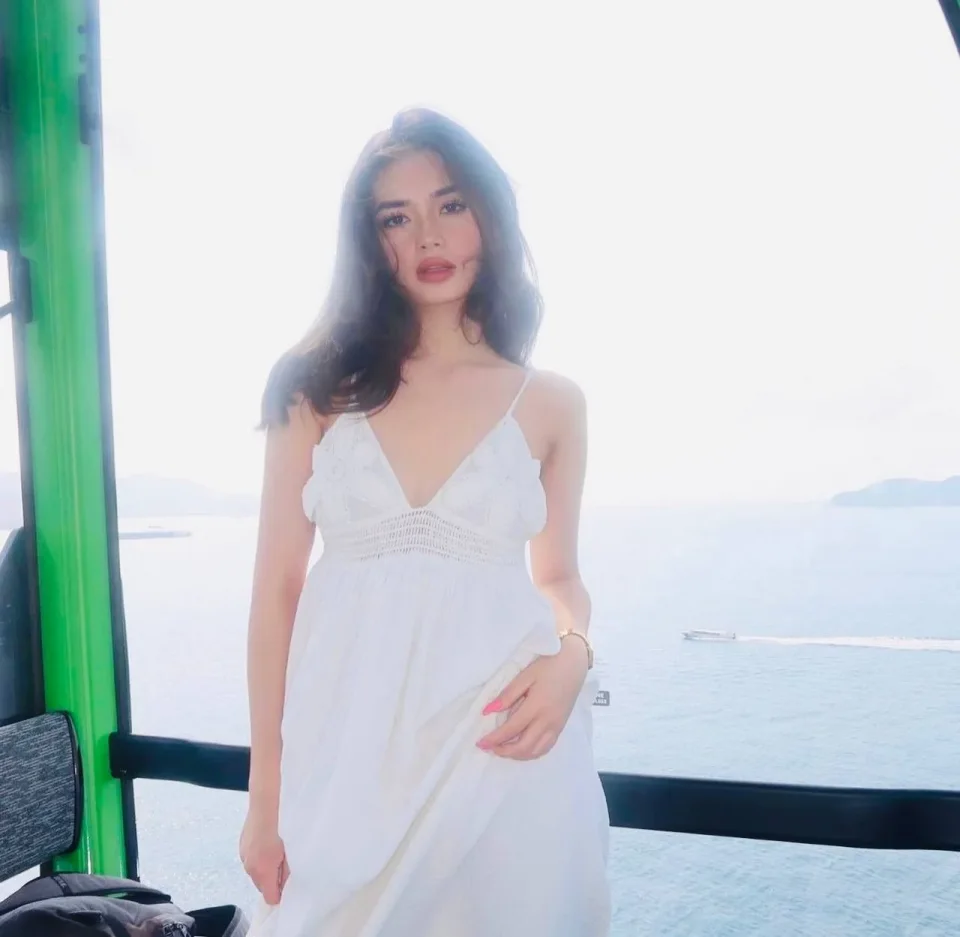 Aniyah photo 4 in Dubai: 28 years old, arab, slim, black hair, 170 cm, 54 kg, B bust