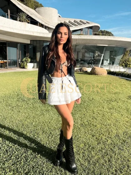 Sigurvina photo 6 in Canterbury: 22 years old, arab, slim, black hair, 168 cm, 53 kg, Medium bust