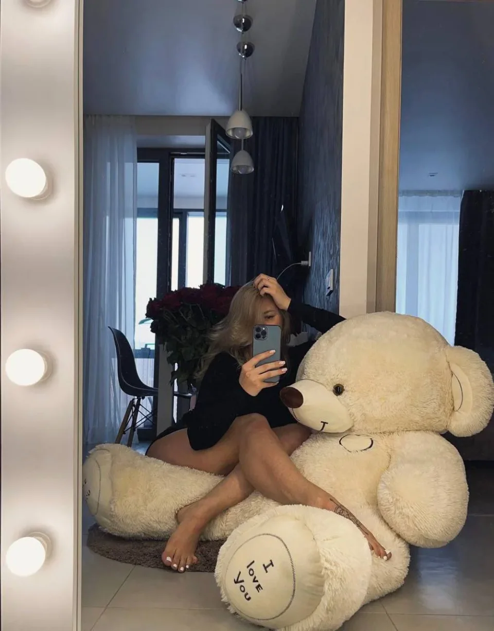 Caroline photo 3 in Al Ain: 28 years old, regular, blonde hair, 165 cm, 48 kg, B bust
