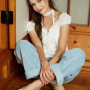 Corrine photo 6 in Abu Dhabi: 21 years old, european, slim, brown hair, 170 cm, 52 kg, B bust