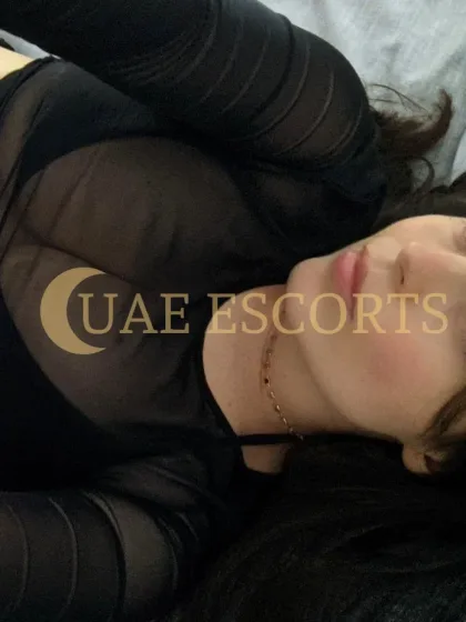 Tiziana photo 4 in Paris: 28 years old, european, slim, brunette, 170 cm, 55 kg, Large bust