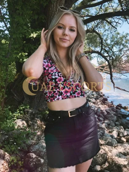 Todda photo 5 in Paris: 20 years old, arab, slim, blonde hair, 167 cm, 52 kg, Medium bust