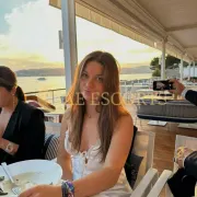Treasa photo 2 in Paris: 25 years old, regular, brunette, 170 cm, 67 kg, Medium bust