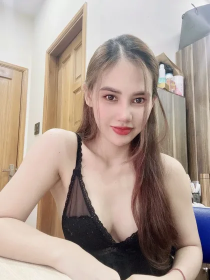 Adah photo 2 in Abu Dhabi: 27 years old, slim, black hair, 167 cm, 50 kg, C bust