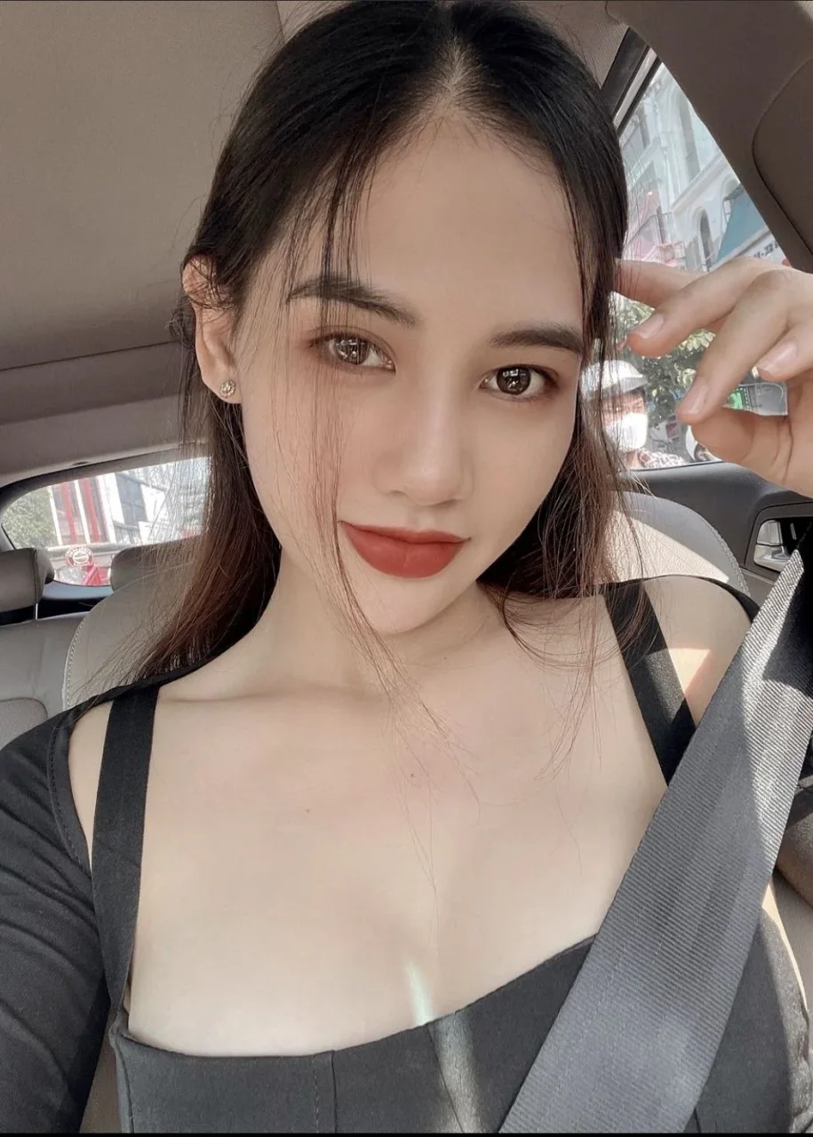Adah photo 3 in Abu Dhabi: 27 years old, slim, black hair, 167 cm, 50 kg, C bust
