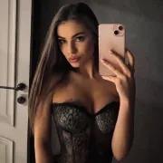 Carmen photo 2 in Sharjah: 33 years old, arab, slim, brown hair, 168 cm, 49 kg, B bust