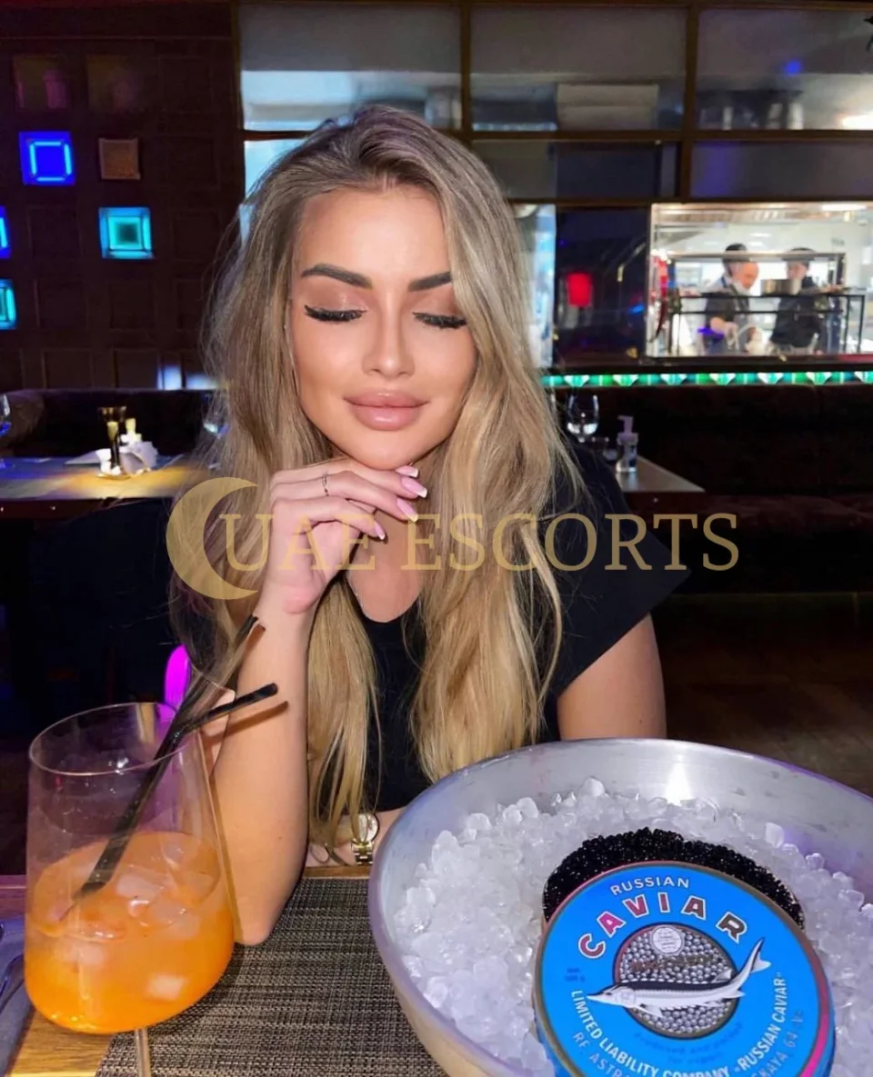 Varta photo 2 in Portsmouth: 31 years old, curvy, blonde hair, 163 cm, 50 kg, Medium bust