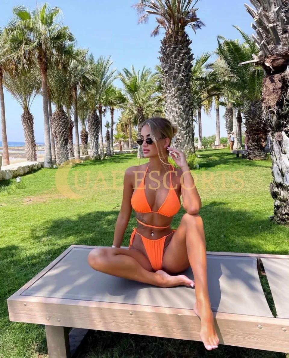Varta photo 6 in Portsmouth: 31 years old, curvy, blonde hair, 163 cm, 50 kg, Medium bust