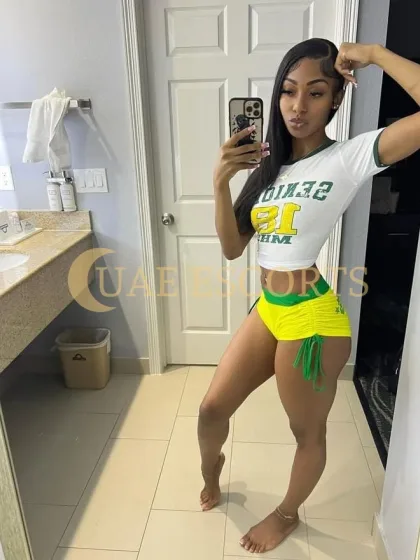 Viorela photo 3 in Paris: 24 years old, skinny, black hair, 166 cm, 59 kg, Large bust