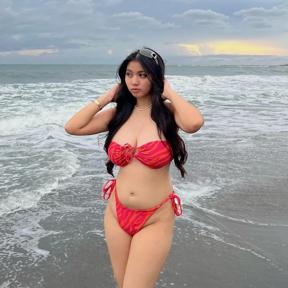 Lavinia photo 8 in Dubai: 24 years old, asian, slim, black hair, 163 cm, 52 kg, D bust