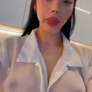 Elyssa photo 1 in Dubai: 25 years old, european, slim, black hair, 158 cm, 148 kg, A bust