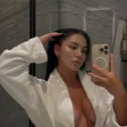 Chelsie photo 3 in Oasis Liwa: 27 years old, slim, blonde hair, 172 cm, 55 kg, B bust