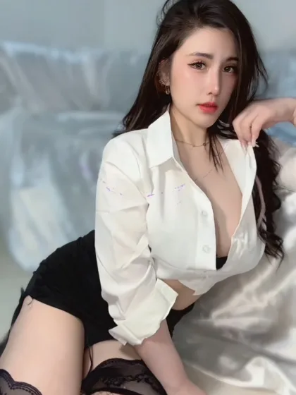 Mozelle photo 1 in Abu Dhabi: 23 years old, asian, regular, black hair, 158 cm, 53 kg, D bust