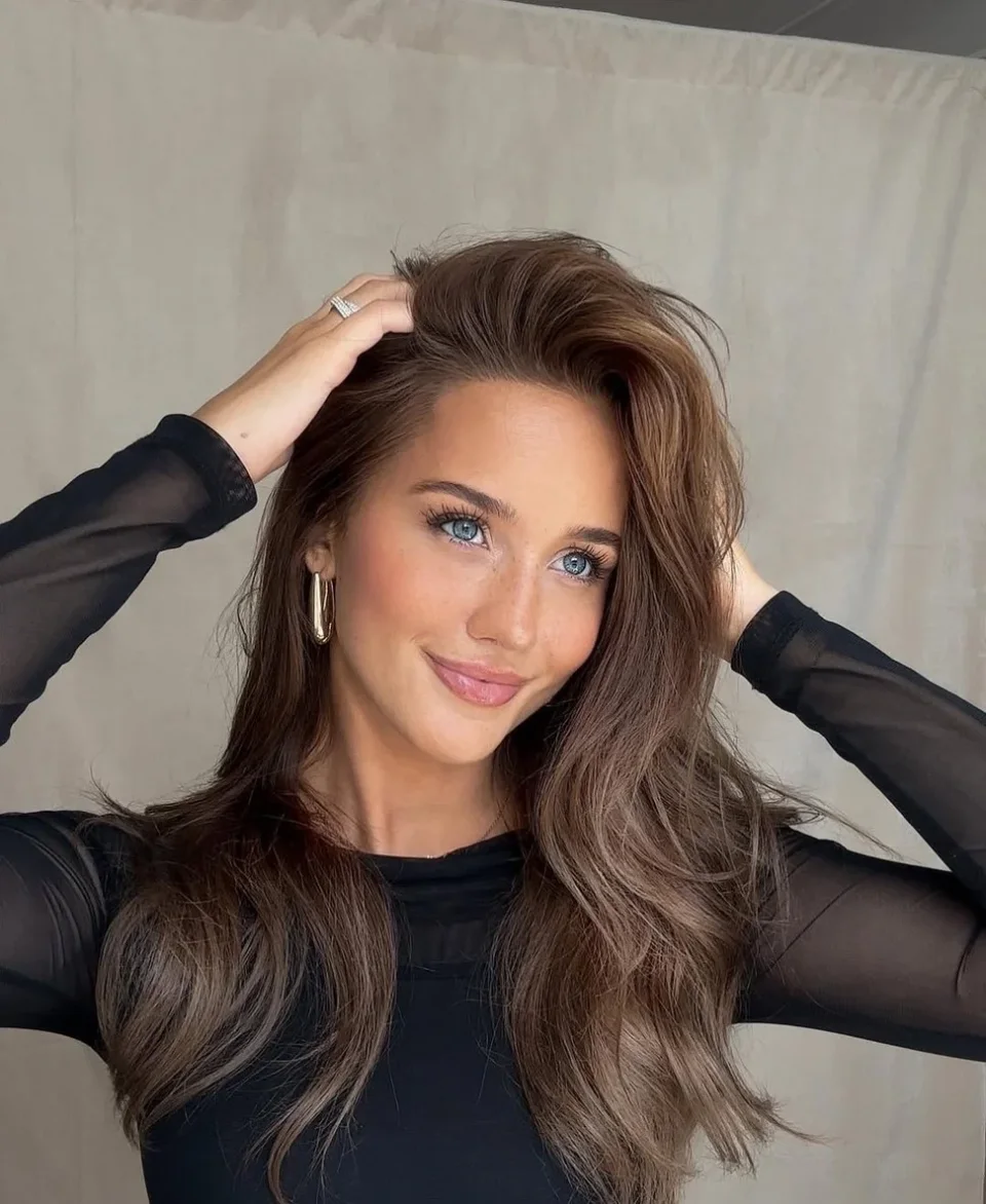 Gladys photo 3 in Dubai: 20 years old, european, slim, brown hair, 168 cm, 53 kg, B bust