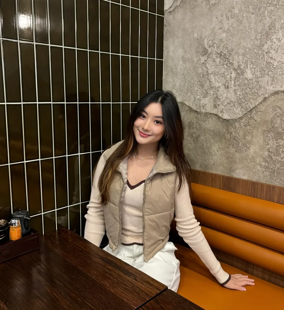 Rae photo 3 in Dubai: 24 years old, slim, black hair, 167 cm, 49 kg, C bust