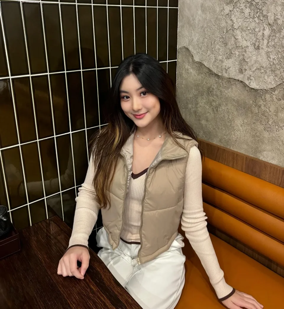 Rae photo 5 in Dubai: 24 years old, slim, black hair, 167 cm, 49 kg, C bust
