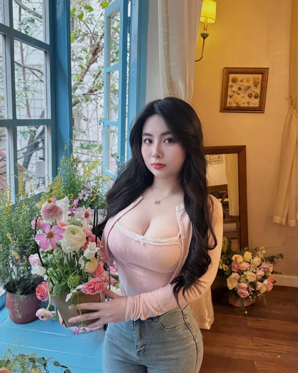 Brooklyn photo 3 in Dubai: 23 years old, slim, black hair, 167 cm, 50 kg, C bust