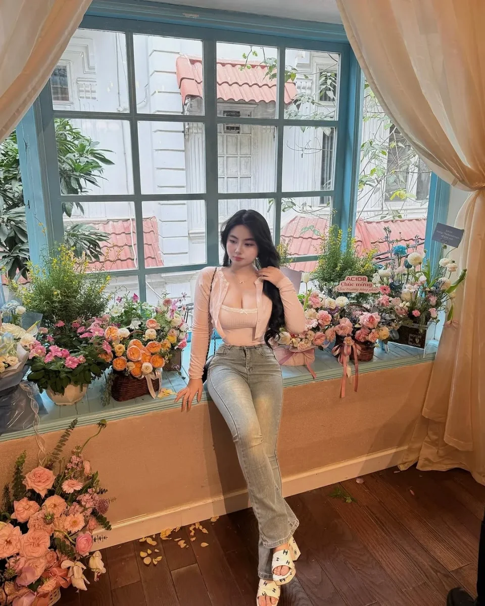Brooklyn photo 4 in Dubai: 23 years old, slim, black hair, 167 cm, 50 kg, C bust