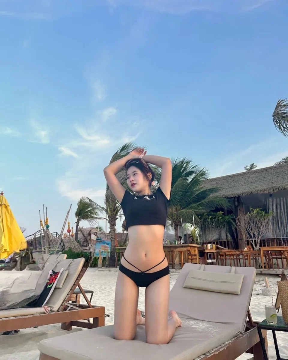 Isabel photo 2 in Dubai: 25 years old, asian, slim, black hair, 163 cm, 50 kg, B bust