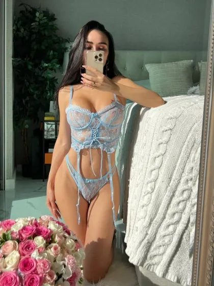 Golda photo 3 in Sharjah: 29 years old, arab, slim, black hair, 168 cm, 57 kg, B bust
