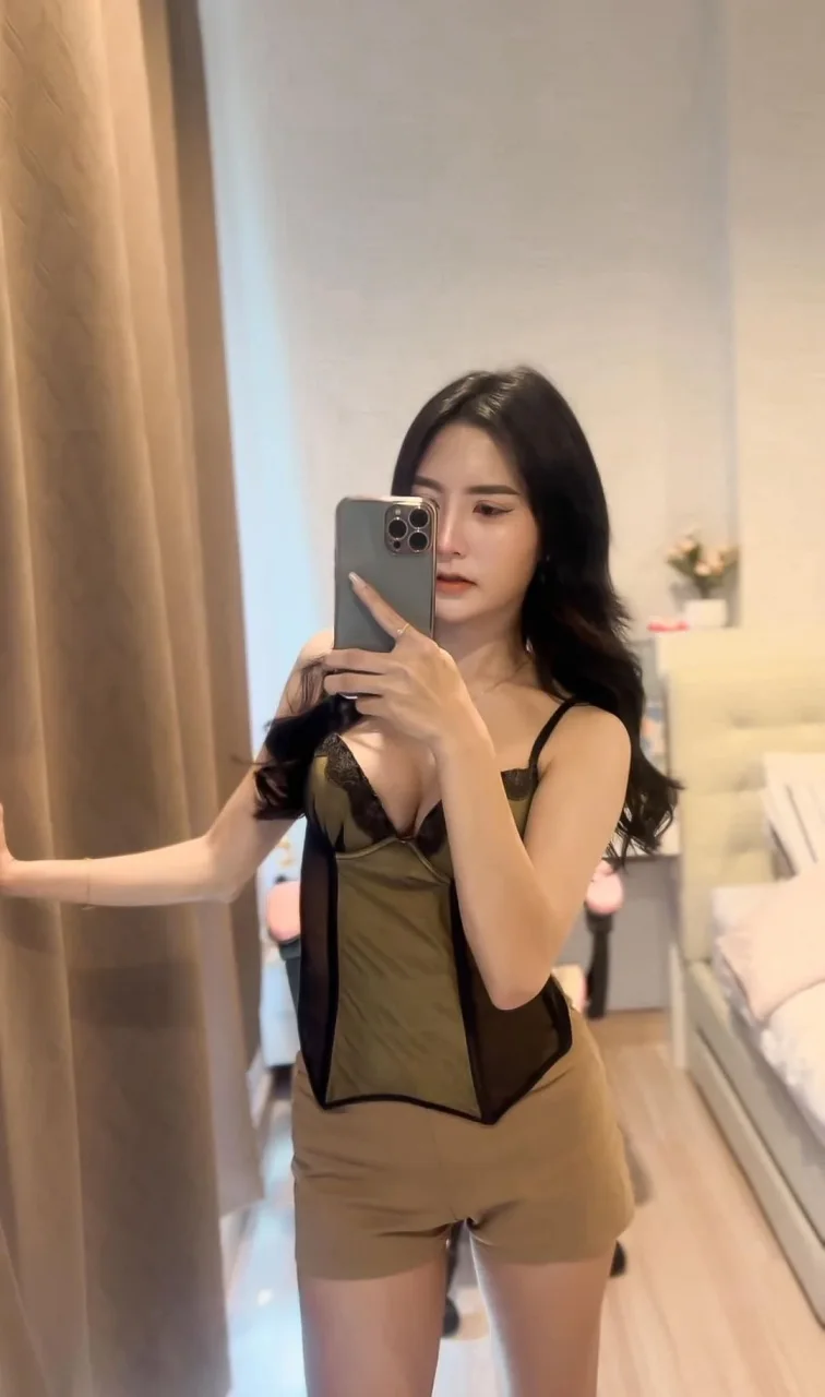 Keara photo 8 in Dubai: 23 years old, asian, slim, black hair, 169 cm, 50 kg, D bust