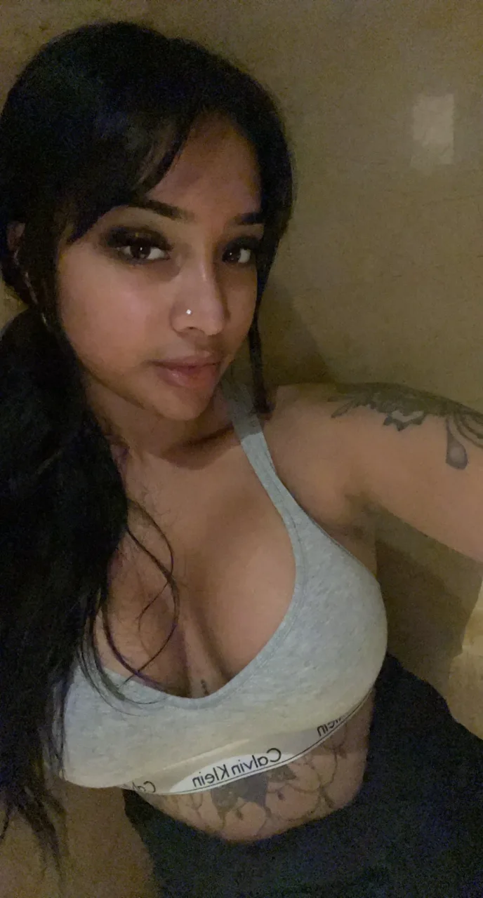 Emmanuelle photo 4 in Dubai: 25 years old, regular, black hair, 170 cm, 60 kg, B bust