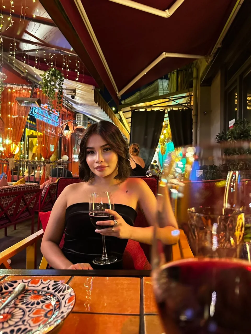 Chelsie photo 9 in Abu Dhabi: 20 years old, asian, slim, black hair, 157 cm, 44 kg, B bust