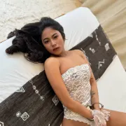 Kristina photo 2 in Dubai: 21 years old, asian, slim, black hair, 160 cm, 48 kg, B bust