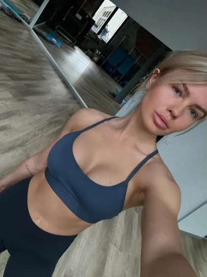 Carley photo 2 in Sharjah: 22 years old, european, slim, blonde hair, 170 cm, 52 kg, C bust