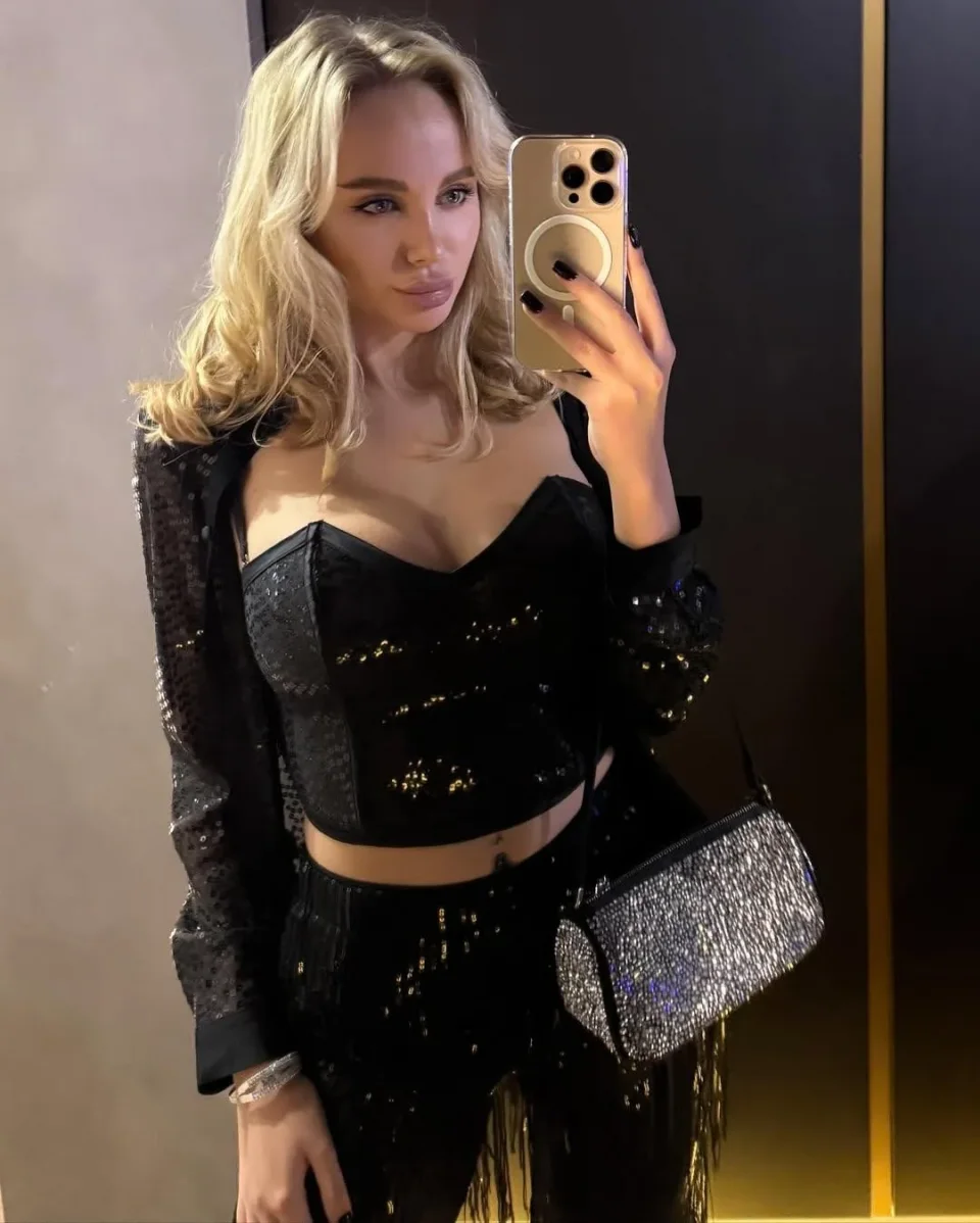 Ebba photo 4 in Al Ain: 26 years old, slim, black hair, 168 cm, 55 kg, B bust