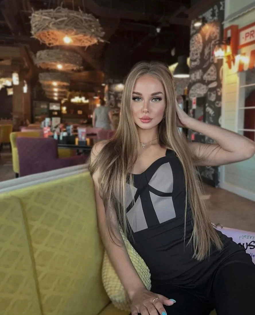 Maude photo 5 in Ras Al Khaimah: 26 years old, slim, brown hair, 172 cm, 51 kg, B bust